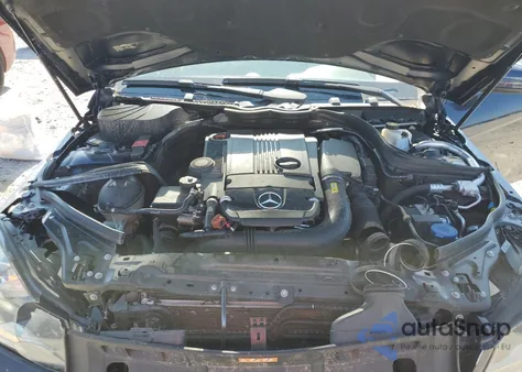 2015 Mercedes-Benz C 250 z USA, uszkodzony, nr VIN WDDGJ4HB6FG370187